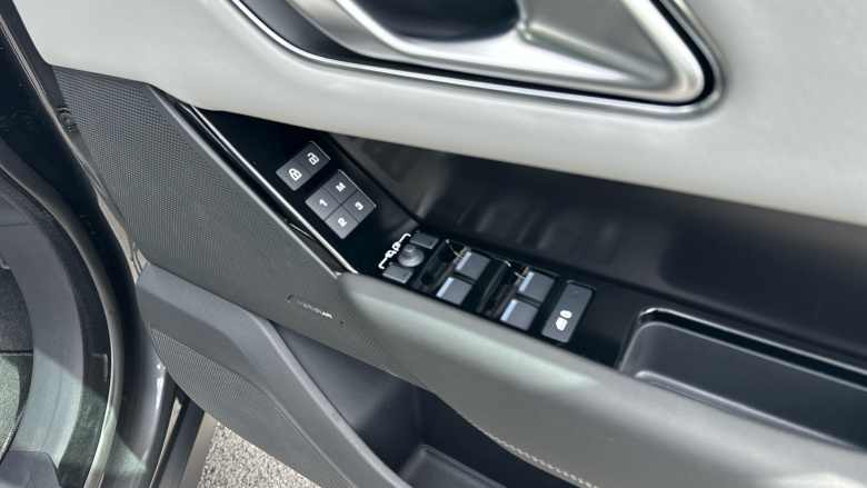 Land Rover Range Rover Velar 3.0 D300 MHEV Belgravia Edition Satin 5dr Auto Diesel Estate